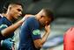Blessé à la cheville droite, Kylian Mbappé quitte le terrain lors du match entre le PSG et Saint-Etienne (1-0), vendredi au Stade de France.